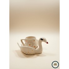 Hesperides Souvenirs El Yapımı Seramik Papatya Desenli Kuğu Fincan