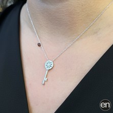 Gümüş Zirkon Taşlı Anahtar Kolye