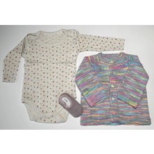 3 Yaş El Örgüsü Kırçıllı Hırka ile Zıbın ve Babet Çoraptan Oluşan Hediye Seti