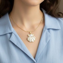 Godfroy Incili Krem Deniz Kabuğu Altın Kaplama Kolye