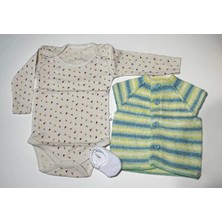 2 Yaş El Örgüsü Kırçıllı Yelek ile Zıbın ve Babet Çoraptan Oluşan Hediye Seti