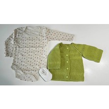 1-2 Yaş El Örgüsü Yeşil Hırka ile Zıbın ve Babet Çoraptan Oluşan Hediye Seti