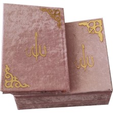 Vera Esans Rahleli Hediyelik Kuran'ı Kerim Kutulu-Dış Mekanizmalı-Rahle Boy-Pudra Pembesi