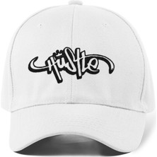 Quatex Hustle Nakışlı Şapka – Beyaz %100 Pamuk Gabardin Unisex Model