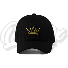 Quatex Taç Nakışlı Şapka – Siyah %100 Pamuk Gabardin Unisex Model