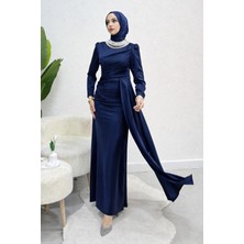 Tesettür Diyarı Inci Kolyeli Kuyruklu Saten Tesettür Abiye- Lacivert