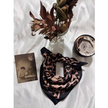 Trend Dokunuş Kadınlar Gününe Özel Leopar Desenli Fular