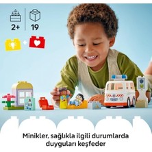 Town Ambulans ve Sürücü 10447 – 2 Yaş ve Üzeri Kız ve Erkek Çocuklar Için Eğitici Hediye Fikri, Kız ve Sürücü Figürleri ile 1 Oyuncak Ambulans Içeren Yaratıcı Oyuncak Yapım Seti (19 Parça)