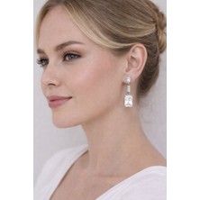 Ares 01 Store Zirkon Taşlı Dikdörtgen Sallantılı Küpe – Zarif ve Işıltılı Tasarım