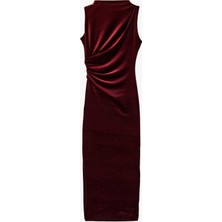 Koton Dik Yaka Slim Fit Kolsuz Drapeli Yırtmaç Detaylı Uzun Bodycon Kadife Elbise
