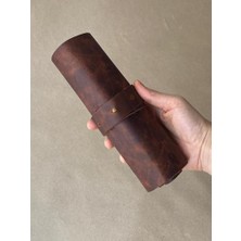 El Yapımı Hakiki Deri Rulo Kalemlik (Koyu Taba)