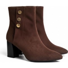 Ne&Ve Shoes Kahve Kadife Gold Aksesuar Detaylı Kadın Sivri Burunlu Bot