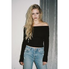 Yeni Siyah Şeritli Madonna Yaka Omuz Dekolteli Y2K Triko Uzun Kollu Crop