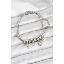 Callerrons Accessories Pirinç Gümüş Renk Kalp Charmlı Kadın Bileklik - EBJ260109W39065