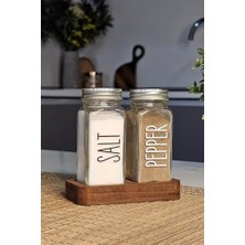 Karokstore Ahşap Standlı 120 ml Cam Tuzluk Biberlik Seti – Gümüş Kapaklı, Etiketli, Şeffaf Baharatlık, Hava Geçirmez Kapaklı Salt Pepper Stantlı