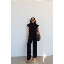 Özge Özgenç Dik Yaka Kolsuz Fitilli Triko Bluz Pantolon Takım