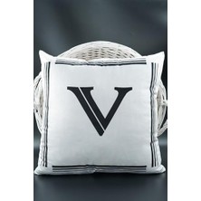 Karokstore Harfli Kırlent Kılıfı Kadife 43X43 cm Çift Taraflı V Harfi Kedi Desenli Evlilik Teklifi Doğum Günü