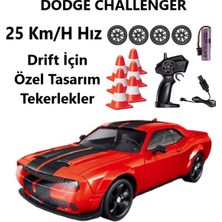 Brother Toys 25 Km/h Hız Yapan Dodge Challenger Görünümlü Şarjlı 2.4 Ghz Uzaktan Kumandalı Drift Araba