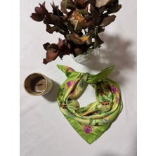 Trend Dokunuş Kadınlar Gününe Özel Yeşil Çiçekli Fular