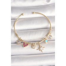 Nehir Pirinç Gold Renk Zirkon Taşlı Sallantı Kutup Yıldız Figür Inci Detay Charm Kadın Bileklik