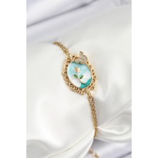 Nehir 316L Çelik Zincir Mineli Sanatsal Portre Zirkon Taşlı Kelebek Detaylı Çiçek Model Gold Renk Kadın Bileklik