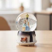 Mey İthalat Pilli Işıklı Müzikli Kar Küresi–kış Masalı Bankta Sevgili figürlü Eğlenceli Masaüstü Biblo, LED Aydınlatmalı Dekoratif Hediyelik Kar Küresi