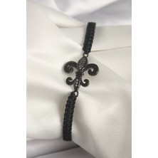 Nehir Pirinç Siyah Renk Zirkon Taş Işlemeli Zambak Figür Asansörlü Makrome Model Kadın Bileklik