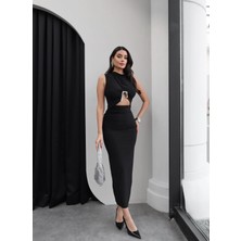 Esra Helvacı Pencere Detay Aksesuarlı Uzun Elbise