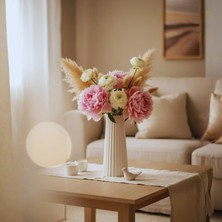 Nevhan Sanat Modern Beyaz Seramik Vazo – El Yapımı Çizgili Beton Vazo – Minimalist Ev & Banyo Dekoru (17.8×7.7 cm)