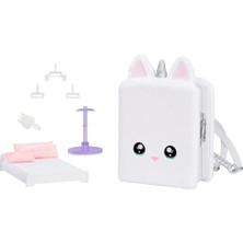 Na! Na! Na! Surprise 3'ü 1 Arada Sırt Çantası Yatak Odası Oyun Seti Whitney Sparkles Moda Bebek, Bulanık Beyaz Tek Boynuzlu At Sırt Çantası, Yastık ve Battaniyeli Dolap, Çocuklar Hediye, Yaş 4