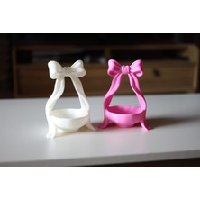 GursoLab Fiyonklu Dekoratif Mini Sepet – Çok Amaçlı Masaüstü Organizer (Pembe & Beyaz)