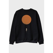Nuugg Minimalist Güneş Sistemi Tasarımlı Bilim Siyah Bisiklet Yaka Sweatshirtü