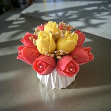 Hediye İstasyonum El Yapımı Kırmızı & Sarı Lale Mum Buketi | Kokulu Soya Mum | Taş Tozu Dekoratif Vazo