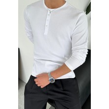 Beyaz Fitilli Düğmeli Yaka Relaxed Uzun Kollu Tişört