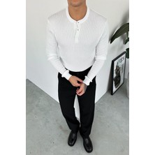 Beyaz Düğmeli Yaka Relaxed Uzun Kollu Tişört