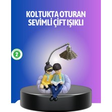 HERŞEYBURDAMODA Kitap Okuyan Çift Figürlü Gece Lambası Romantik Dekoratif Masa Lambası