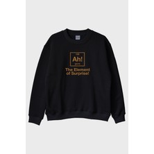 Nuugg The Element Of Surprise! Baskılı Mizahi Bilim Temalı Siyah Bisiklet Yaka Sweatshirt