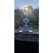 Huzur ve Dinginlik Getiren Uzaylı Meditasyon Figürü ✨