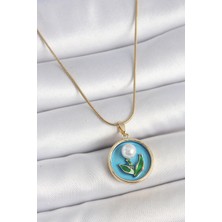 Ayder Timya 316L Çelik Gold Renk Zincir Mavi Mineli Incili Çiçek Işlemeli Portre Model Kadın Kolye - TJ-BKO10168 TG/TMYA1395 221311