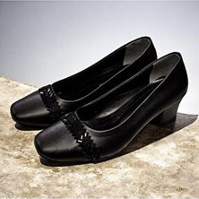 KAFKASLAR AYAKKABI Kafkaslar Kadın 5 Cm Topuklu Ayakkabı Taş Detaylı Mikrofiber İle Gündüz Ve Gece Kullanımına Uygun