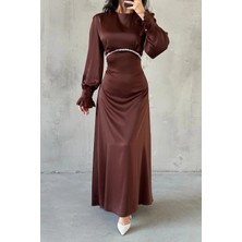 Tesettür Diyarı Ahur Taşlı Kolları Fırfırlı Saten Tesettür Abiye- Kahverengi