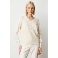 On Fashion On Süs Düğmeli Cepli V Yaka Triko Kazak