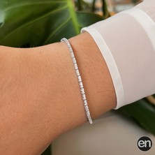 En Gümüş Gümüş 1,5 mm Suyolu Beyaz Taşlı Bileklik 925ct