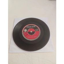 Plakperest Gülcan Sevim (Bilgin) – Garip Anam / Mendilimin Yeşili -  Türkiye Basım 45 Lik Plak/kapaksız-2.el