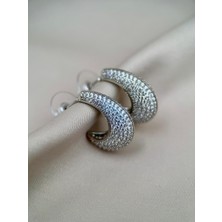 Luseda Zirkon Taş Detaylı Kavis Formlu Gümüş Renk Küpe