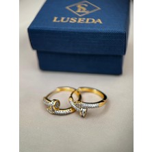 Luseda Gold Renk Zirkon Taşlı Çivi Halka Küpe