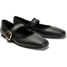 Emienza Felına Vegan Deri Altın Toka Detaylı Küt Burun Bayan Babet