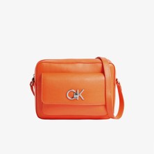 Calvin Klein Kadın Deri Marka Logolu Fermuarlı Günlük Kullanım Turuncu Omuz Çantası K60K611083-SA3