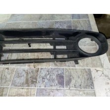 TŞT Renault Scenic Ön Tampon Panjuru Delikli Sıyah 2003- (Oem No:  8200140331)