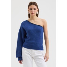 Lijuri Inci Detaylı ve Kayık Yakalı  Tek Kol Triko Kazak 1390